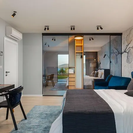 Ferienhaus Mit Privatpool Fur 9 Personen Ca 320 Qm In Jezera, Dalmatien Norddalmatien *