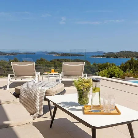 Ferienhaus Mit Privatpool Fur 9 Personen Ca 320 Qm In Jezera, Dalmatien Norddalmatien * イェゼラ